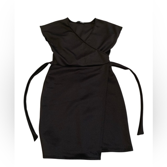 Rebel Sugar Dresses & Skirts - Rebel Sugar Black Faux Wrap Mini Dress V-Neck Tie Waist M/M LBD